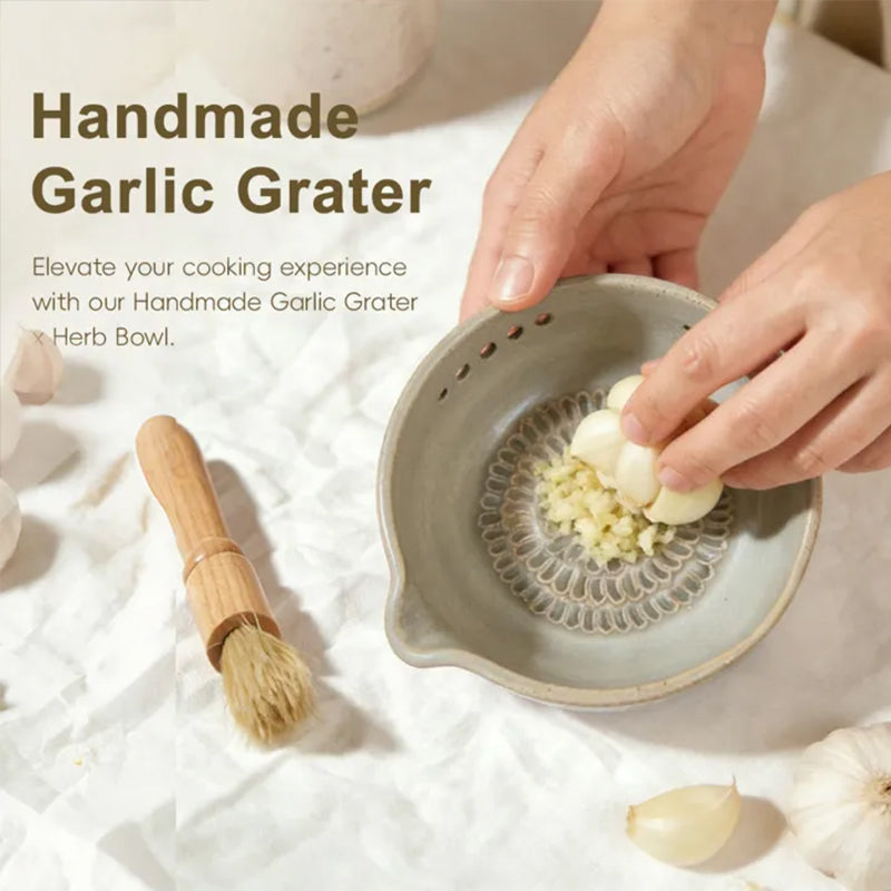 2-in-1 Garlic Grater & Peeler with Drain Hole, Efficient Vegetable Leaf Stripper for Ginger, Onion, Cheese